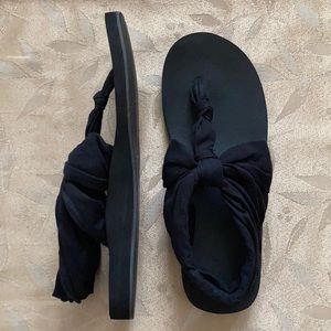 FABRIC  STRAP  SANDALS